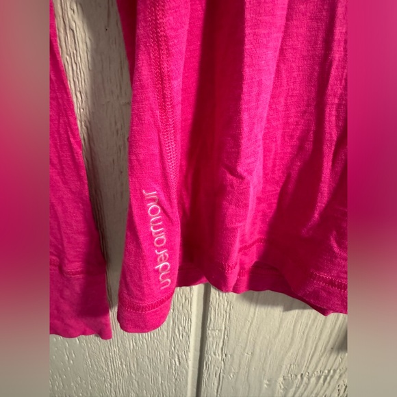 Under Amour women’s small hot pink long sleeve shirt - Picture 4 of 5